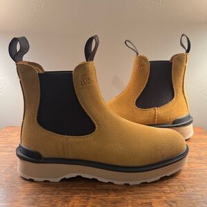 Sorel Tan&Black Suede Chelsea High line Boots women’s size 7.5 Rubber Sole